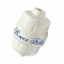 Filtro de ducha cilíndrico blanco con texto “Shower Filter” en azul.