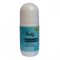 Desodorante roll-on ecológico con Aloe Vera y minerales sobre fondo blanco.