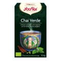 Caja de Yogi Tea Chai Verde con ilustración de especia canela en el frente.