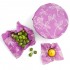Wraps ecológicos que contienen coles de Bruselas frescas y un limón, con diseño floral.