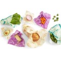 Bee's Wrap ofrece envoltorios reutilizables con dibujos para pan, queso y verduras.