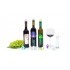 Botellas de vino con tapón de vacío, uvas y una copa de vino sobre fondo blanco.