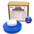 Tapa de fermentación azul con dial de control, perfecta para fermentar alimentos, al lado de una caja.