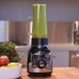 Zumo verde con la Personal blender de cristal