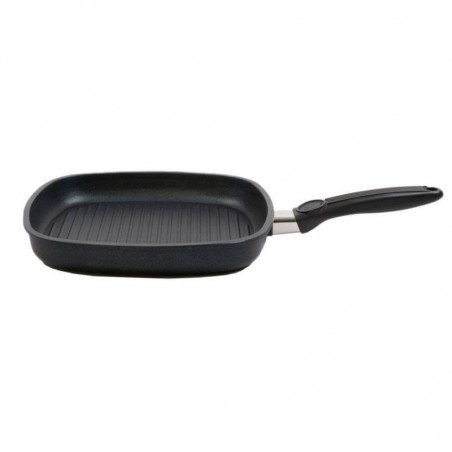 Sartén grill cuadrada antiadherente con mango largo sobre fondo blanco, con titanio antiadherente para cocinar sin esfuerzo.