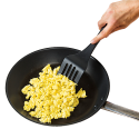 cocinando con la espátula perforada de silicona platino - Lurch