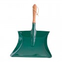 Recogedor de mano verde de acero y madera Redecker, ideal para limpieza.