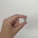 mano con la Válvula de silicona para envases al vacío de Tritán - Status