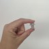 mano con la Válvula de silicona para envases al vacío de Tritán - Status