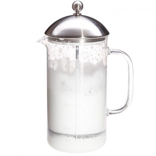 Prensa francesa Jena Trendglass con tapa de metal, llena de espuma de leche.