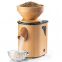 Molino de harina Mockmill Professional 200 con grano y harina fresca.