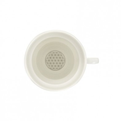 Detalle de la taza de porcelana Shinno de Natures Design con la flor de la vida