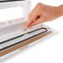 La envasadora al vacío HV100 tiene una guía para cortar recto y precisa las bolsas y rollos de vacío con la cuchilla manual La envasadora al vacío HV100 tiene una guía para cortar recto y precisa las bolsas y rollos de vacío con la cuchilla manual
