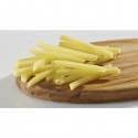 Palitos de queso sobre una tabla de cortar redonda de madera de Börner.