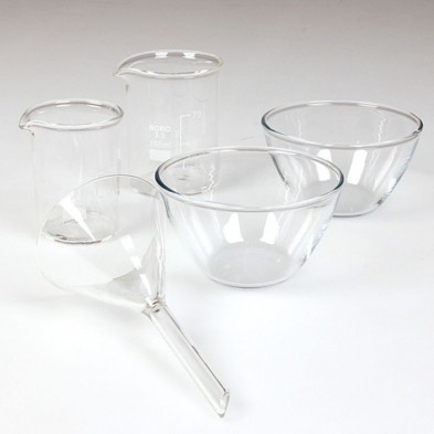vasos de precipitados con dos boles y embudo de vidrio de borosilicato para hacer cosmética natural casera