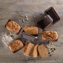 Bizcochos hechos en los moldes minis rectangulares
