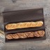 Molde para baguettes de Lurch con dos baguettes cocinados