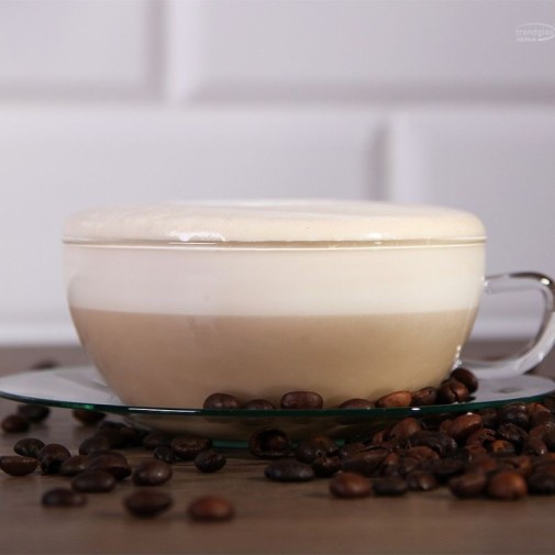 Taza de vidrio de borosilicato MEDIO con un rico café
