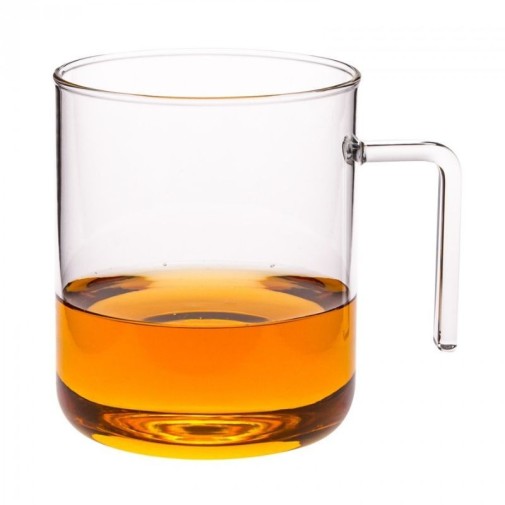 Taza OFFICE DOT XL de vidrio de borosilicato con té a medio llenar