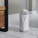 Airfree purificador de aire modelo T funcionando y puesto en el suelo