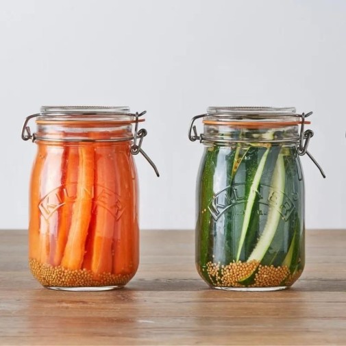 Tarro redondo clip top 1 litro Kilner con verduras en conserva