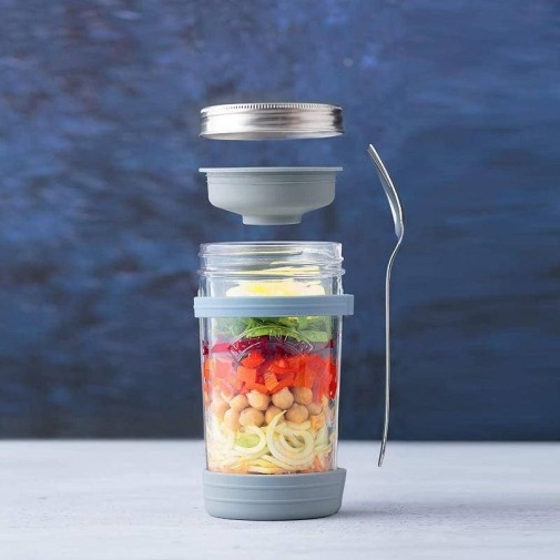 Tarro de vidrio para desayuno on the go 500 ml Kilner con ensalada y todas las tapa abierta