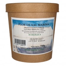 Flor de sal de la bahía de Cádiz con la tapadera puesta