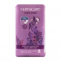 Compresas Maxi Noches Naturales Natracare empaquetadas en una envoltura de almidón vegetal compostable de color púrpura