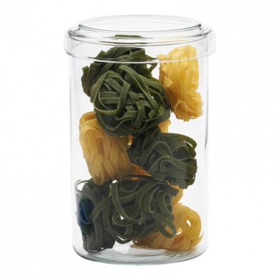 Tarro de vidrio de 1,2 litros lleno de pasta verde y amarilla en manojos. Tarro de vidrio de 1,2 litros lleno de pasta verde y amarilla en manojos.