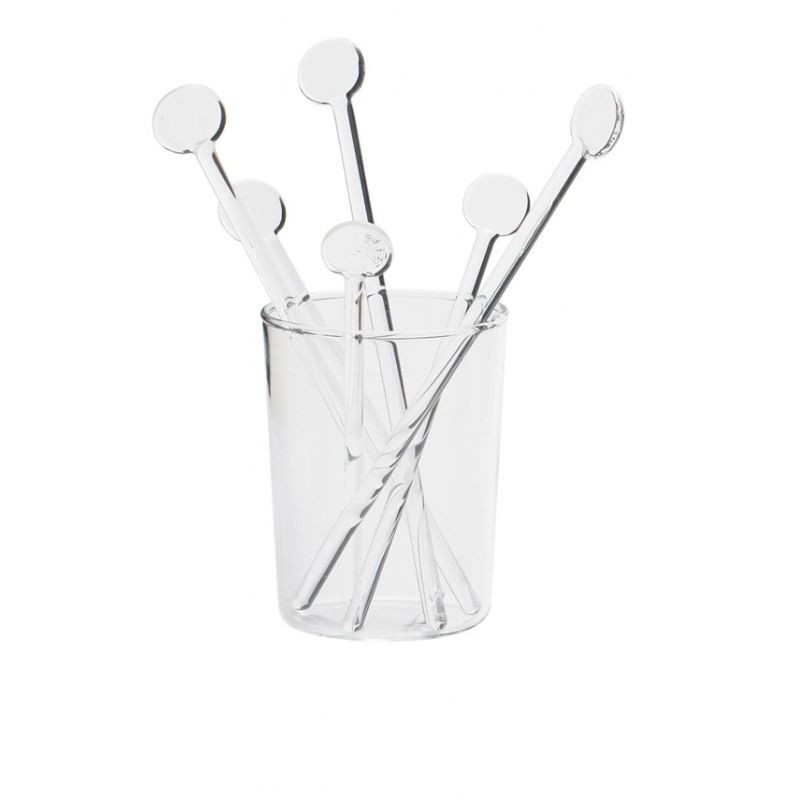 Agitadores transparentes en un vaso de vidrio transparente, vidrio de borosilicato