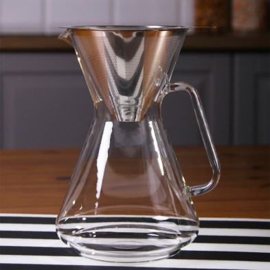 Filtro de acero 304 sobre la jarra de borosilicato que compone la cafetera pour over Brasil de Trendglas Jena