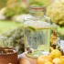 Dispensador de bebidas redondo clip top 8L Kilner con limonada