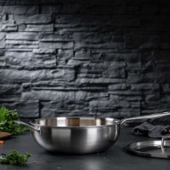 CULINARY FIVEPLY Wok de acero inoxidable sin tapa vista lateral