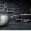 CULINARY FIVEPLY Wok de acero inoxidable sin tapa vista lateral del mango