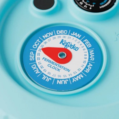 Detalle ampliado del uso del reloj del fermentador de kombucha
