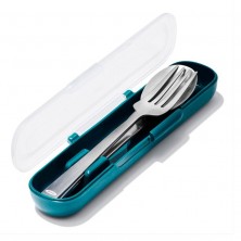 Juego de cubiertos Prep and Go Oxo de acero inoxidable y con estuche abierto