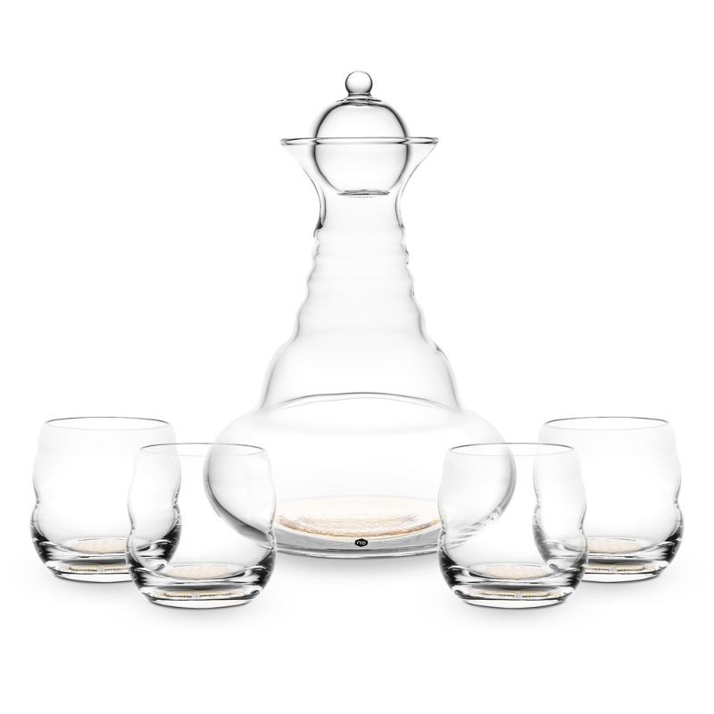 Set Jarra Alladin 4 Vasos Mythos Flor Vida Oro Nature's Design sobre fondo blanco