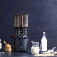 Otras preparaciones como leche vegetal con Kuvings AUTO10