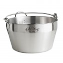Olla para mermeladas Kilner de acero inoxidable con asa y marcas de medición en el interior.