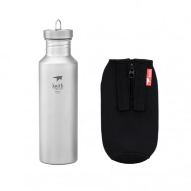 Botella de titanio Sport 700 ml Keith con su funda de protección justo al lado Botella de titanio Sport 700 ml Keith con su funda de protección justo al lado