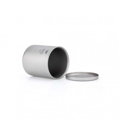 Taza de titanio doble pared y tapa 220 ml Keith posición horizontal