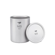 Taza de titanio doble pared y tapa 450 ml Keith con la tapa quitada