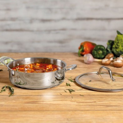 Guiso sin tapa en la encimera con la ALLROUND cazuela de acero inoxidable 3L Kuhn Rikon Guiso sin tapa en la encimera con la ALLROUND cazuela de acero inoxidable 3L Kuhn Rikon