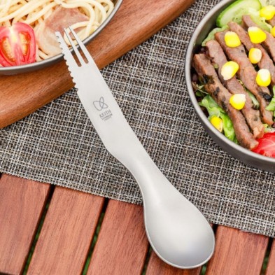 Cubierto de titanio multiuso keith con platos de ensalada