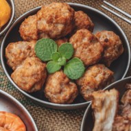 Albóndigas grandes en el plato de 400 ml de titanio de Keith