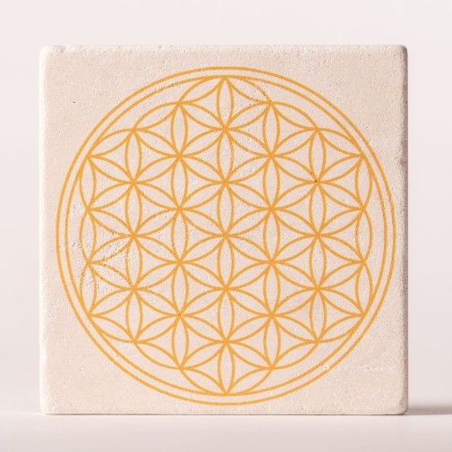 Posavasos vitalizador de piedra travertina con Flor de la Vida amarillo vista ampliada