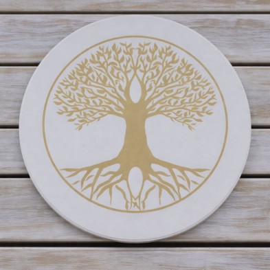 Plato bandeja de piedra natural Árbol de la Vida sobre mesa de madera