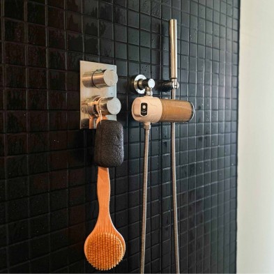 Filtro de ducha Alkanatur recambiable 50.000L instalado en otra ducha Filtro de ducha Alkanatur recambiable 50.000L instalado en otra ducha