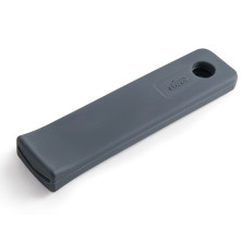 Protector de silicona para mangos de sartenes Lacor sobre fondo blanco