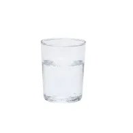 Vaso de agua de vidrio de borosilicato con agua